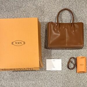 Vintage 2000s TOD’s Women’s Brown Leather Tote Bag